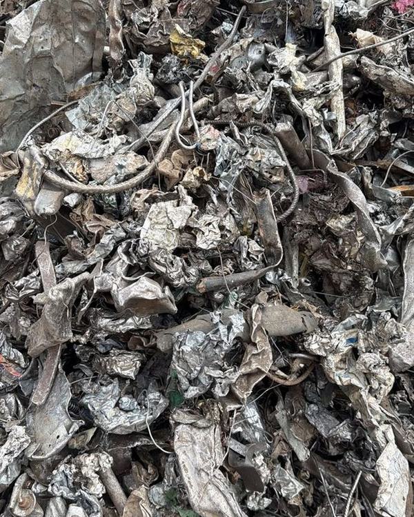 Shredded steel scrap